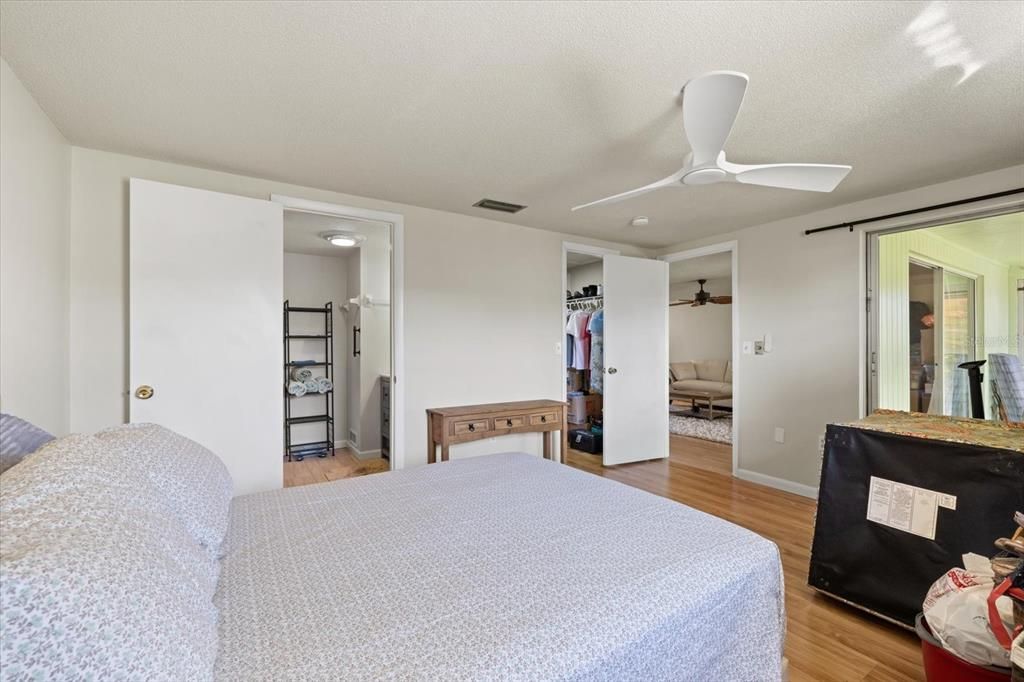 待售: $175,000 (2 贝兹, 2 浴室, 1095 平方英尺)