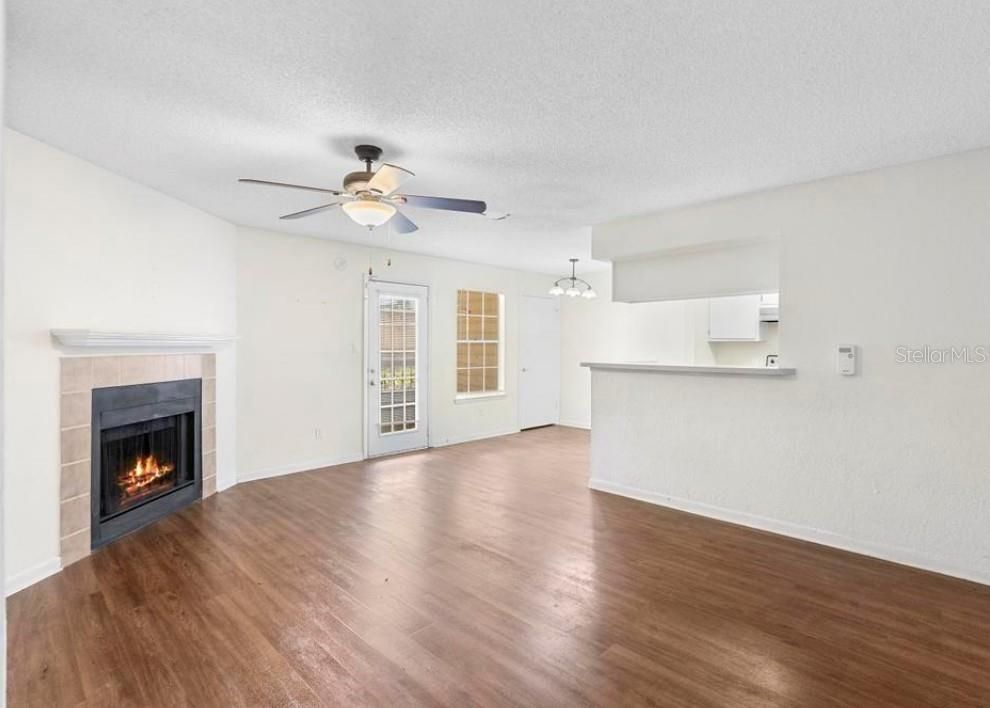 待售: $135,000 (3 贝兹, 2 浴室, 1150 平方英尺)