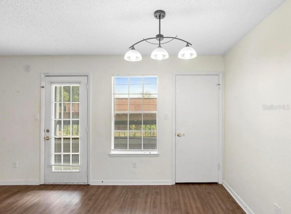 待售: $135,000 (3 贝兹, 2 浴室, 1150 平方英尺)