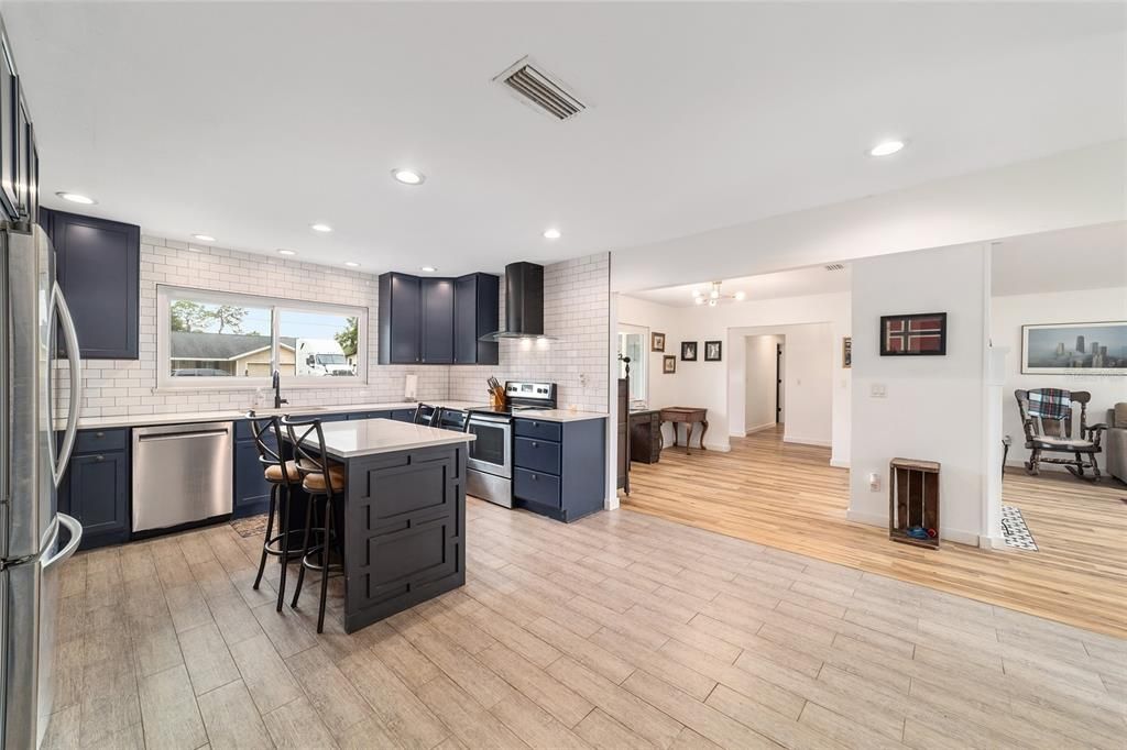 待售: $324,750 (3 贝兹, 2 浴室, 1760 平方英尺)