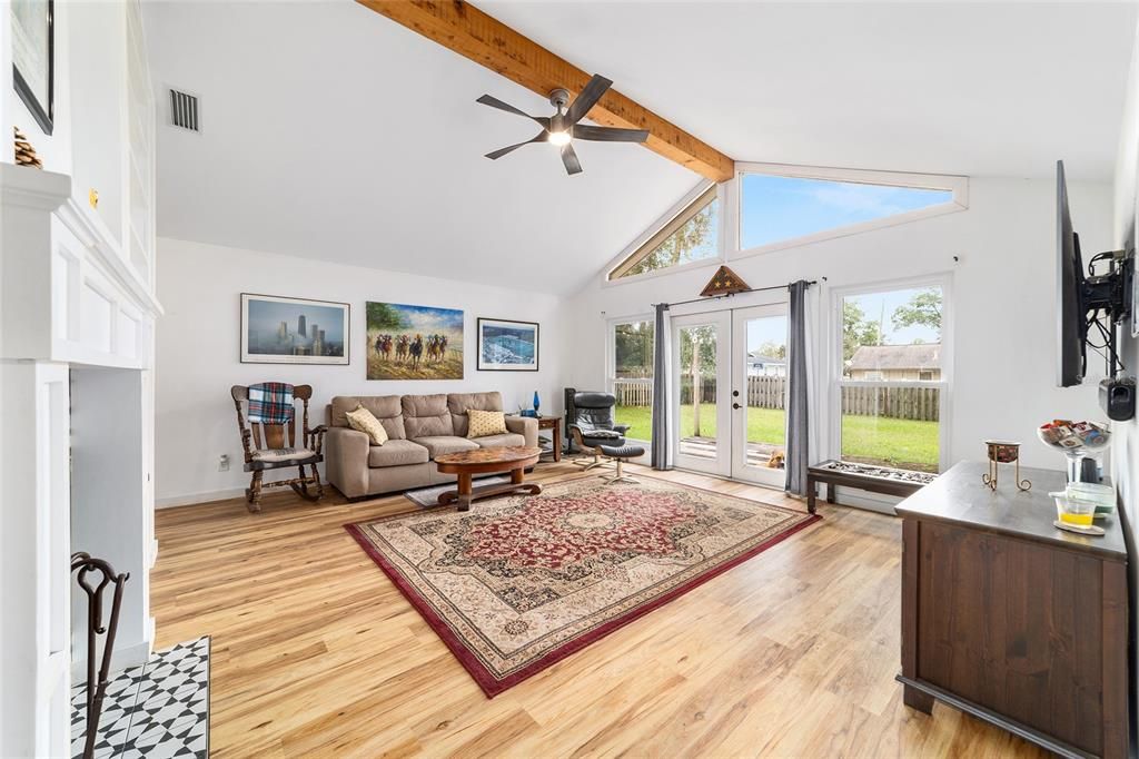 待售: $324,750 (3 贝兹, 2 浴室, 1760 平方英尺)