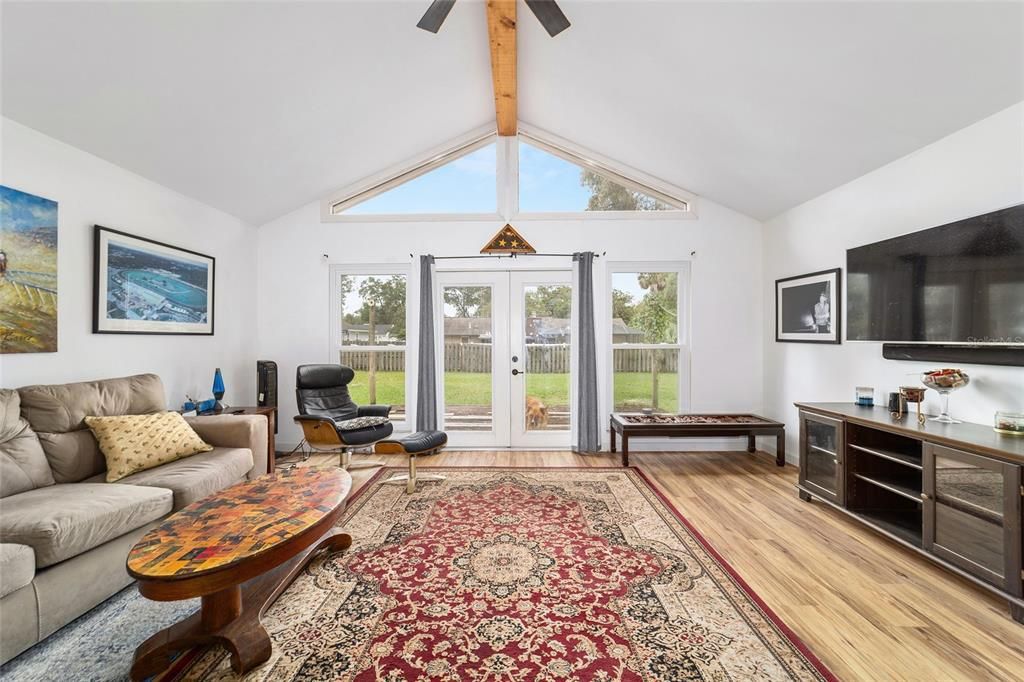 待售: $324,750 (3 贝兹, 2 浴室, 1760 平方英尺)