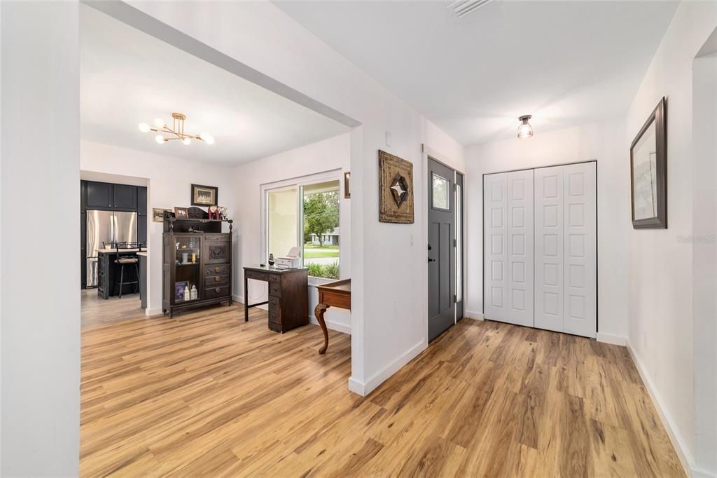 待售: $324,750 (3 贝兹, 2 浴室, 1760 平方英尺)