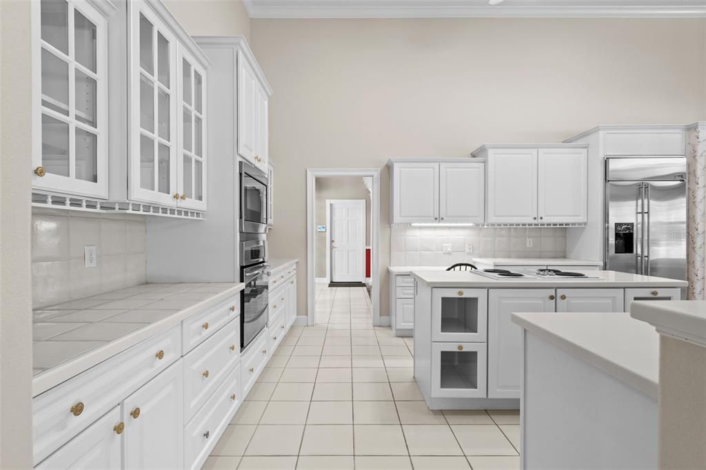 For Sale: $1,650,000 (5 beds, 5 baths, 4261 Square Feet)