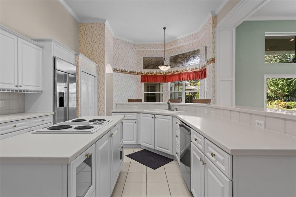 For Sale: $1,650,000 (5 beds, 5 baths, 4261 Square Feet)