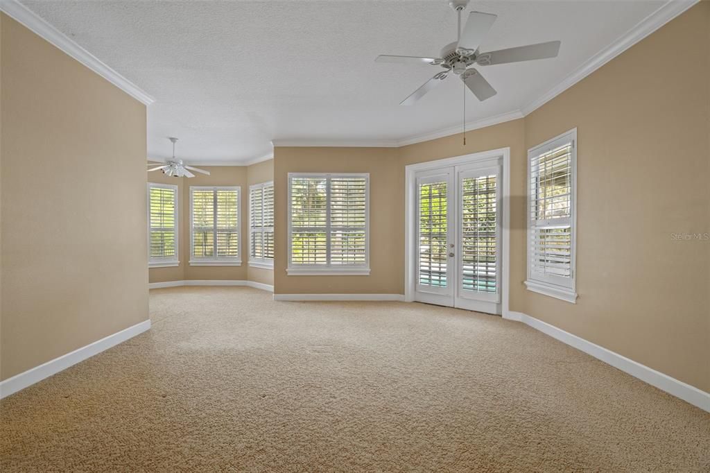 For Sale: $1,650,000 (5 beds, 5 baths, 4261 Square Feet)