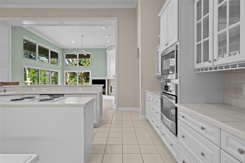 For Sale: $1,650,000 (5 beds, 5 baths, 4261 Square Feet)