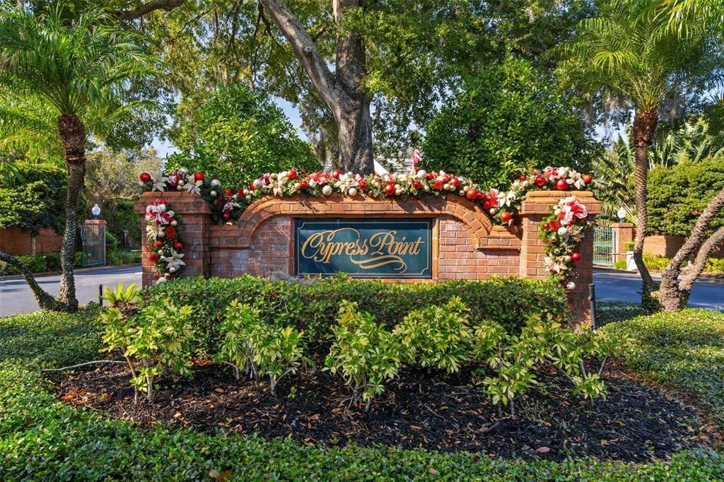 For Sale: $1,650,000 (5 beds, 5 baths, 4261 Square Feet)