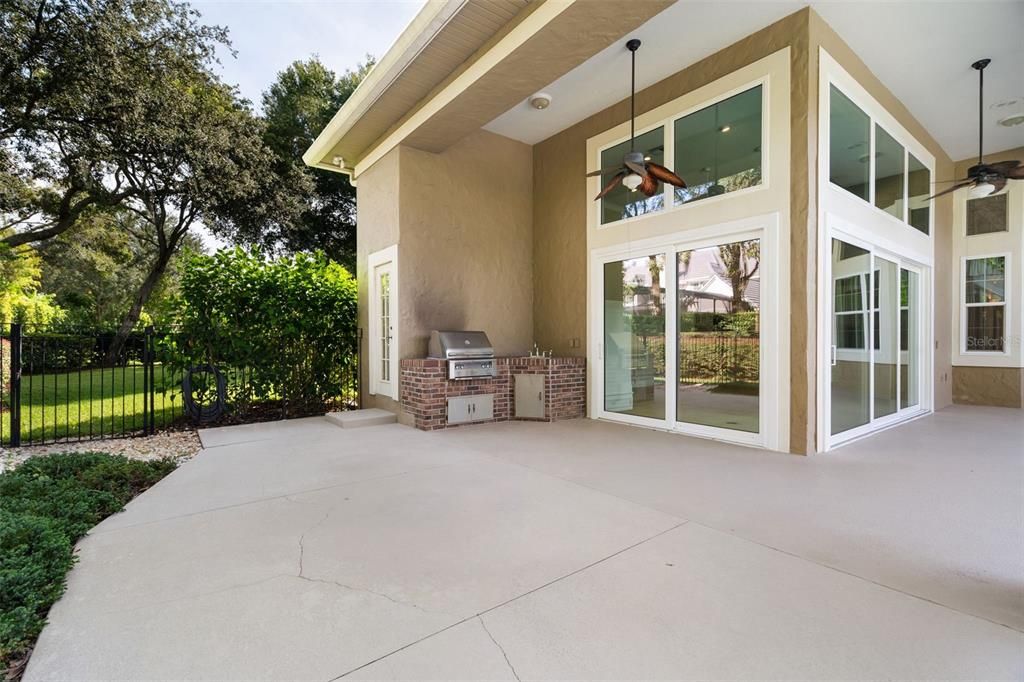 For Sale: $1,650,000 (5 beds, 5 baths, 4261 Square Feet)