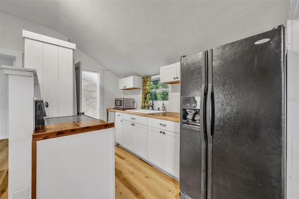 待售: $295,000 (4 贝兹, 2 浴室, 1645 平方英尺)