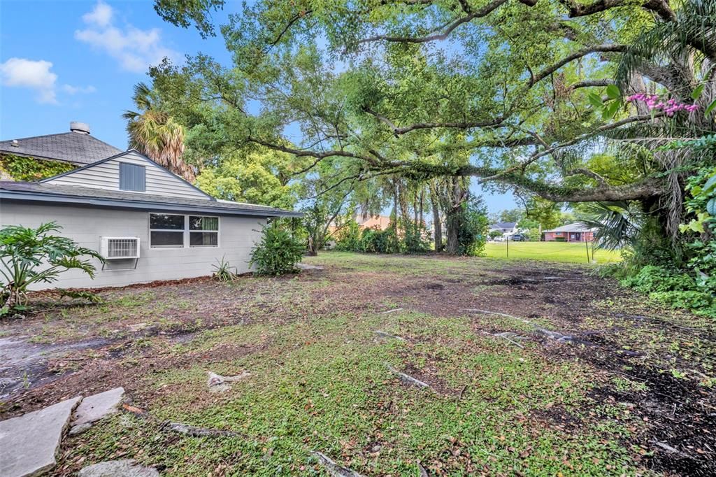 待售: $295,000 (4 贝兹, 2 浴室, 1645 平方英尺)