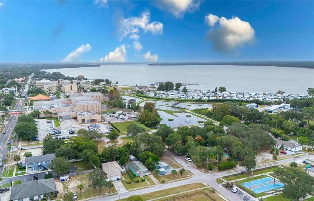 待售: $295,000 (4 贝兹, 2 浴室, 1645 平方英尺)