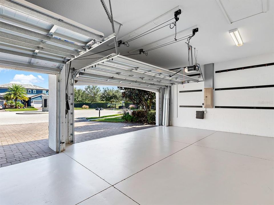 Active With Contract: $850,000 (4 beds, 3 baths, 2287 Square Feet)