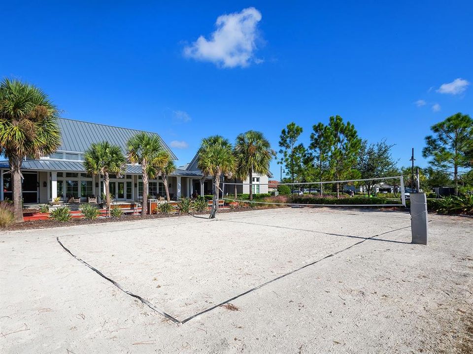 Active With Contract: $850,000 (4 beds, 3 baths, 2287 Square Feet)