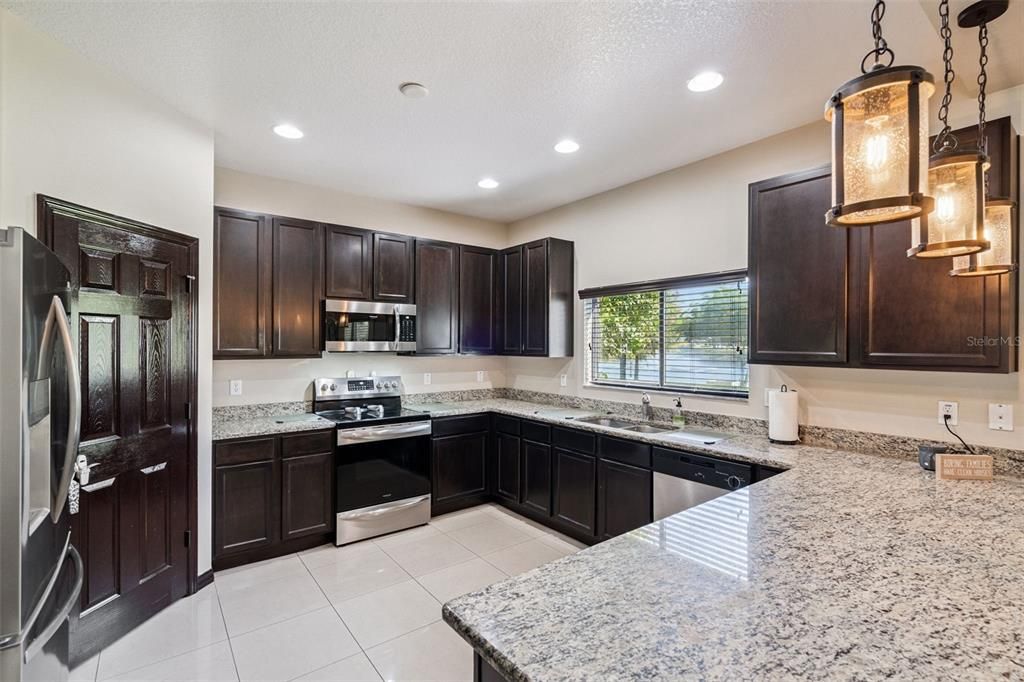 For Sale: $638,000 (4 beds, 3 baths, 3057 Square Feet)