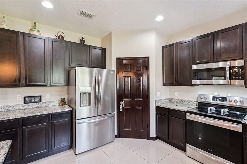 For Sale: $638,000 (4 beds, 3 baths, 3057 Square Feet)