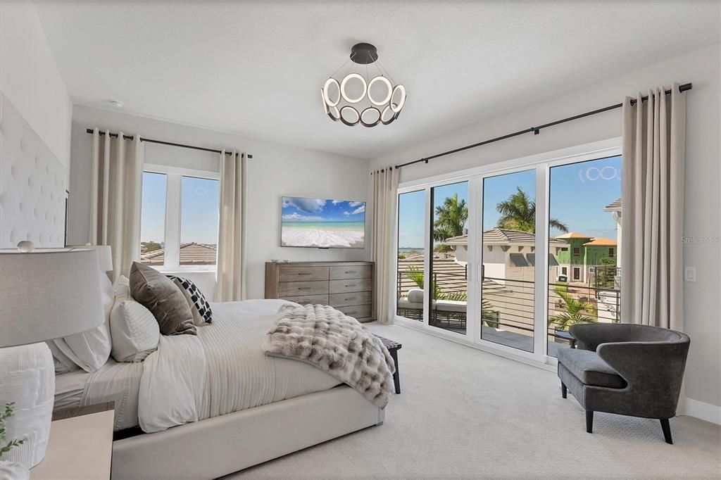 En Venta: $2,100,000 (4 camas, 4 baños, 3852 Pies cuadrados)