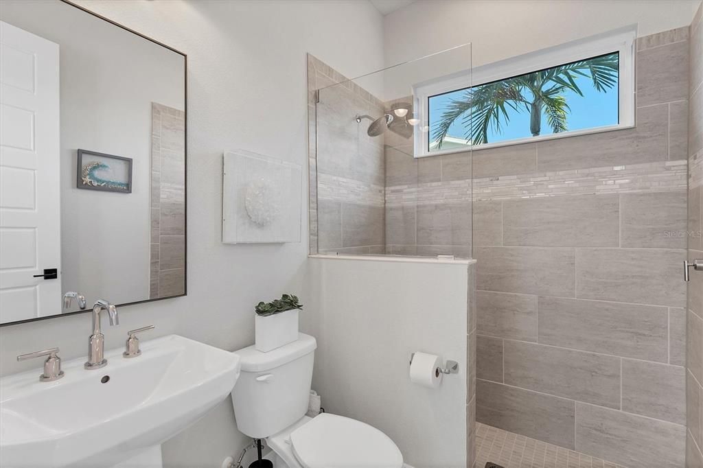 En Venta: $2,100,000 (4 camas, 4 baños, 3852 Pies cuadrados)