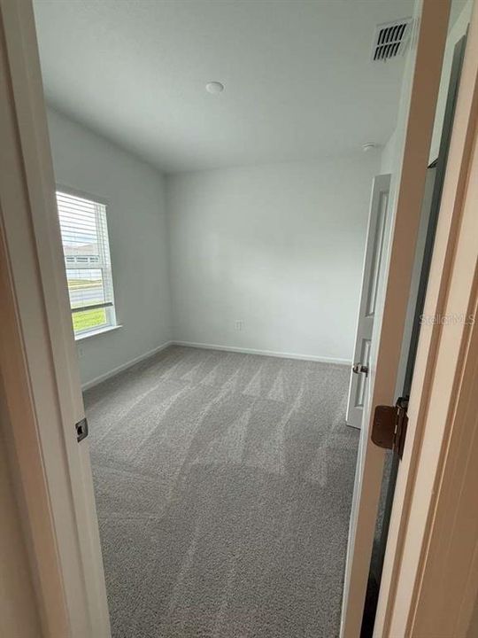 出租: $2,300 (4 贝兹, 3 浴室, 1943 平方英尺)