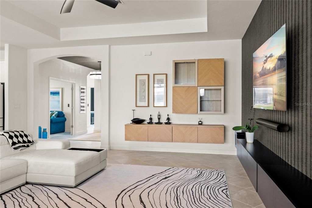 For Sale: $899,000 (3 beds, 3 baths, 2455 Square Feet)