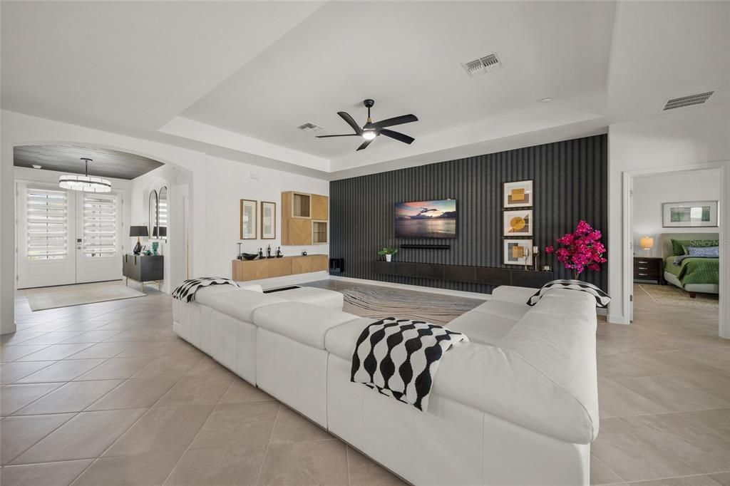 For Sale: $899,000 (3 beds, 3 baths, 2455 Square Feet)