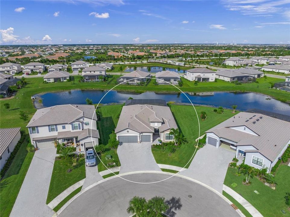 For Sale: $899,000 (3 beds, 3 baths, 2455 Square Feet)