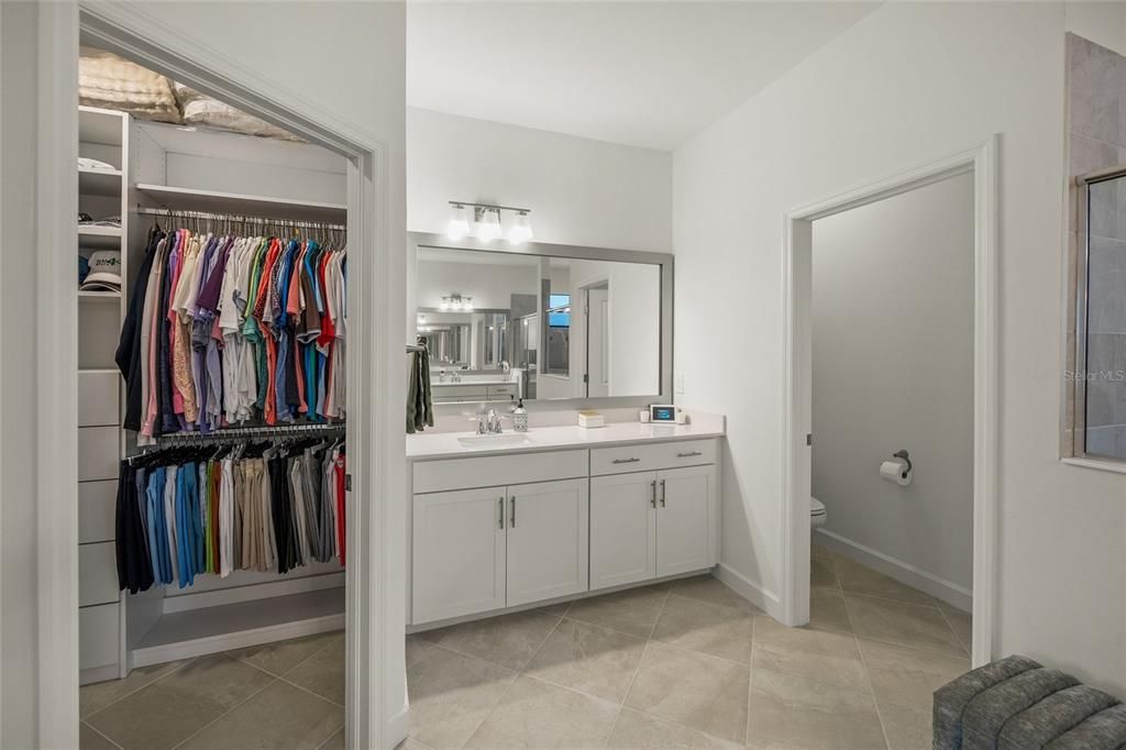 For Sale: $899,000 (3 beds, 3 baths, 2455 Square Feet)