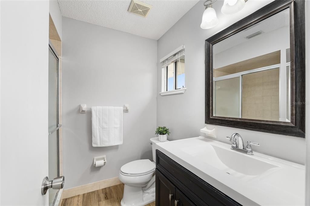 Active With Contract: $172,500 (2 beds, 2 baths, 1112 Square Feet)