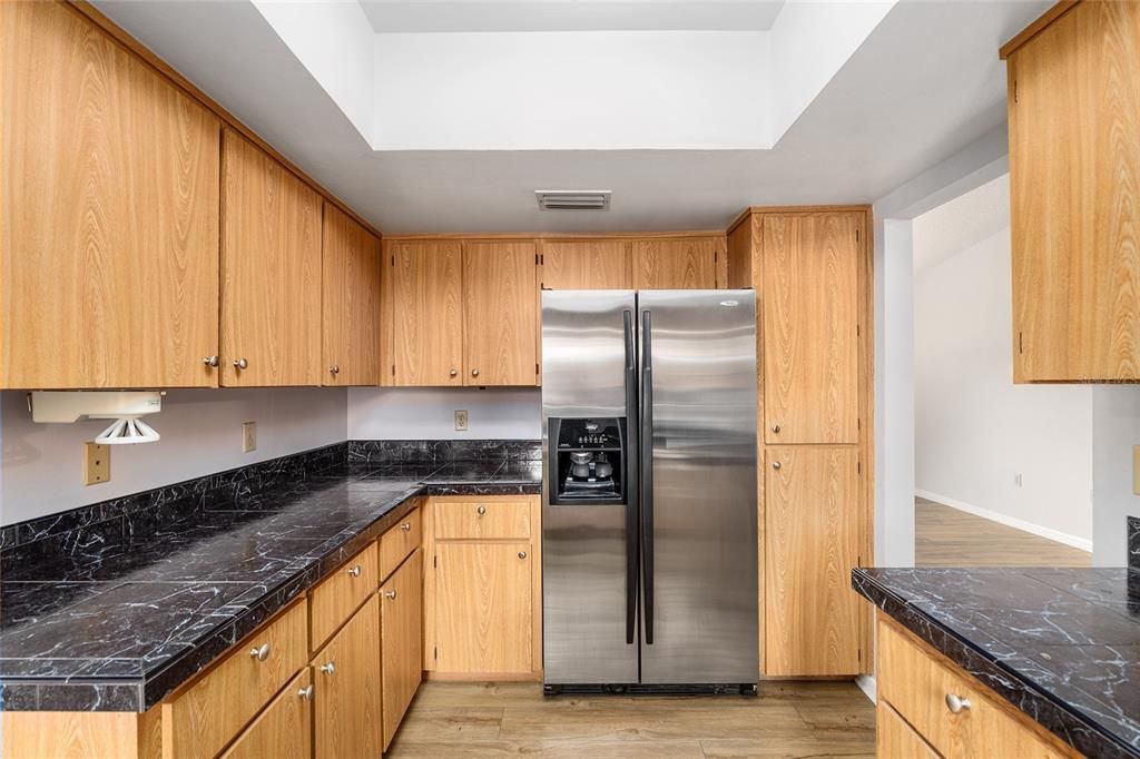 Active With Contract: $172,500 (2 beds, 2 baths, 1112 Square Feet)