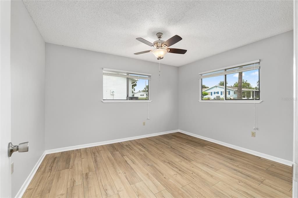 Active With Contract: $172,500 (2 beds, 2 baths, 1112 Square Feet)
