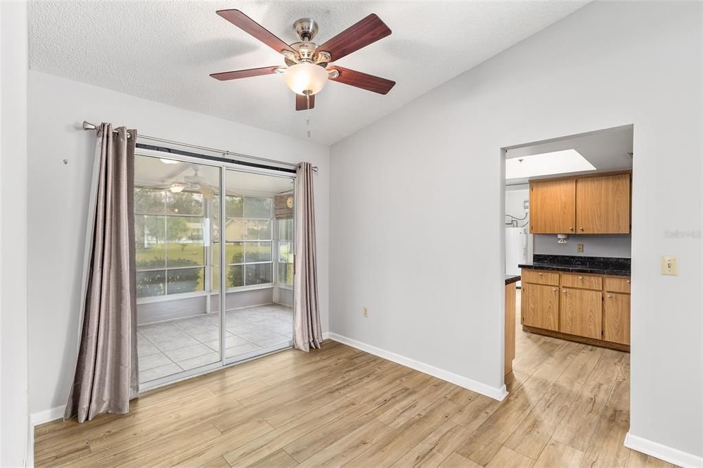 Active With Contract: $172,500 (2 beds, 2 baths, 1112 Square Feet)