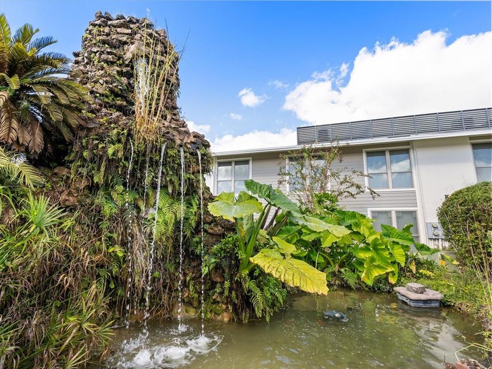 For Sale: $95,000 (1 beds, 1 baths, 695 Square Feet)