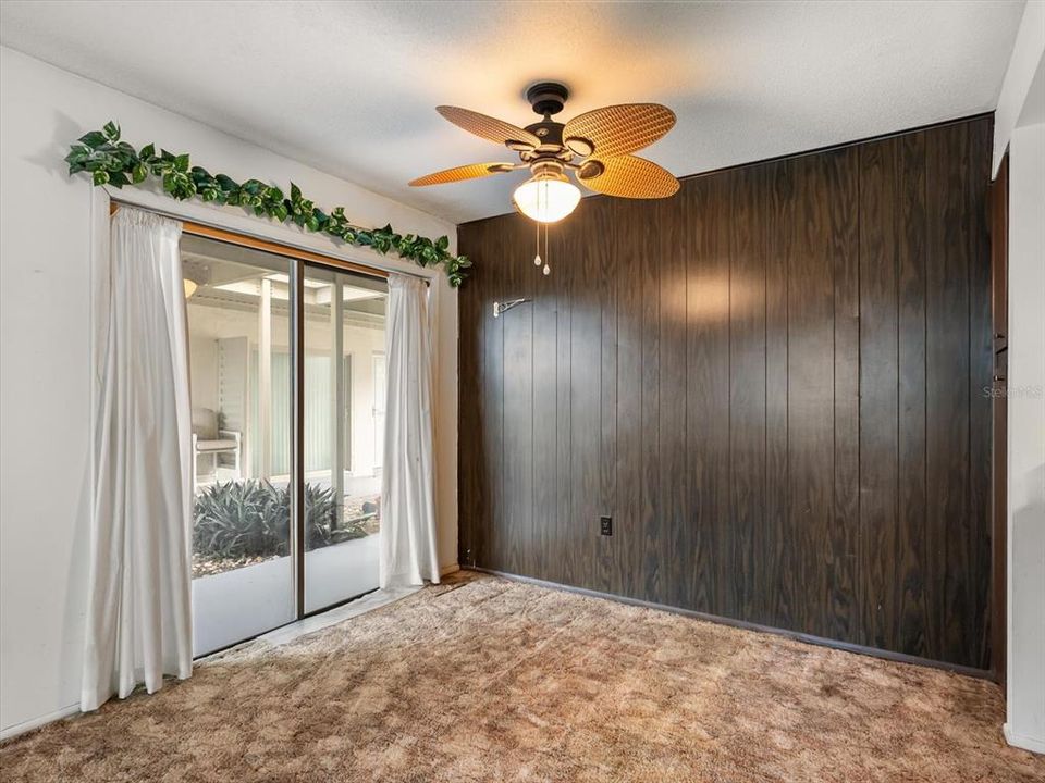 For Sale: $95,000 (1 beds, 1 baths, 695 Square Feet)