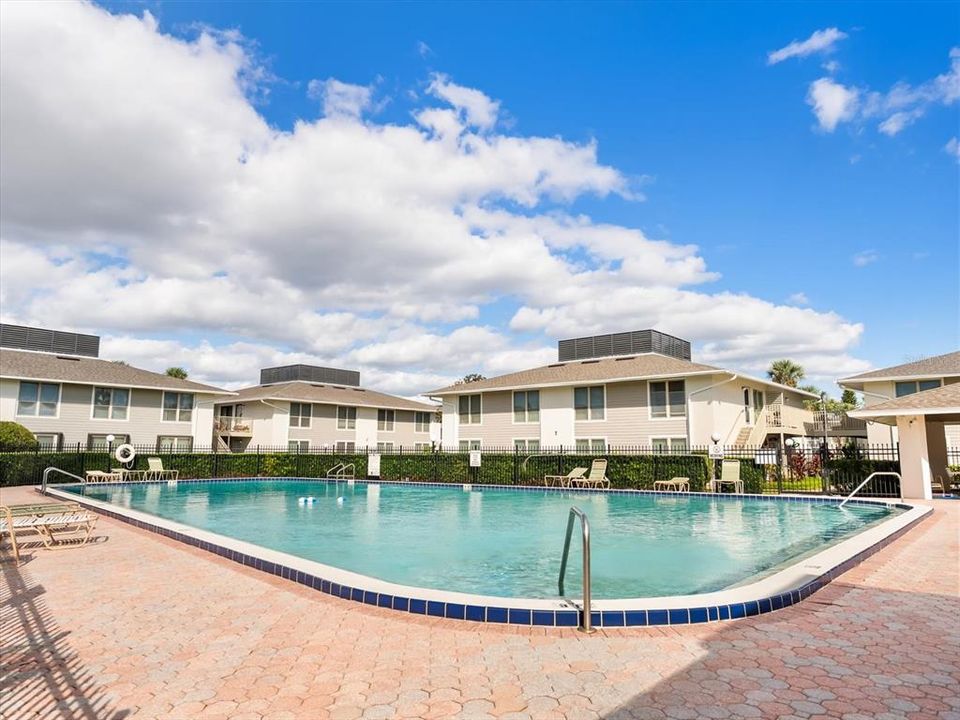 For Sale: $95,000 (1 beds, 1 baths, 695 Square Feet)