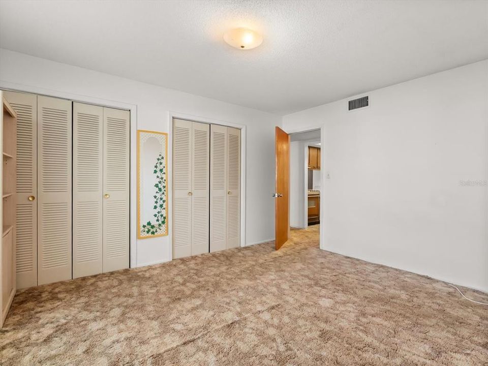 For Sale: $95,000 (1 beds, 1 baths, 695 Square Feet)