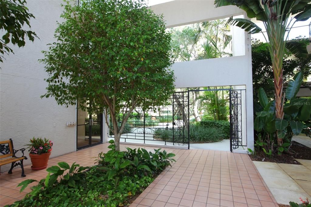 待售: $824,900 (2 贝兹, 2 浴室, 1456 平方英尺)