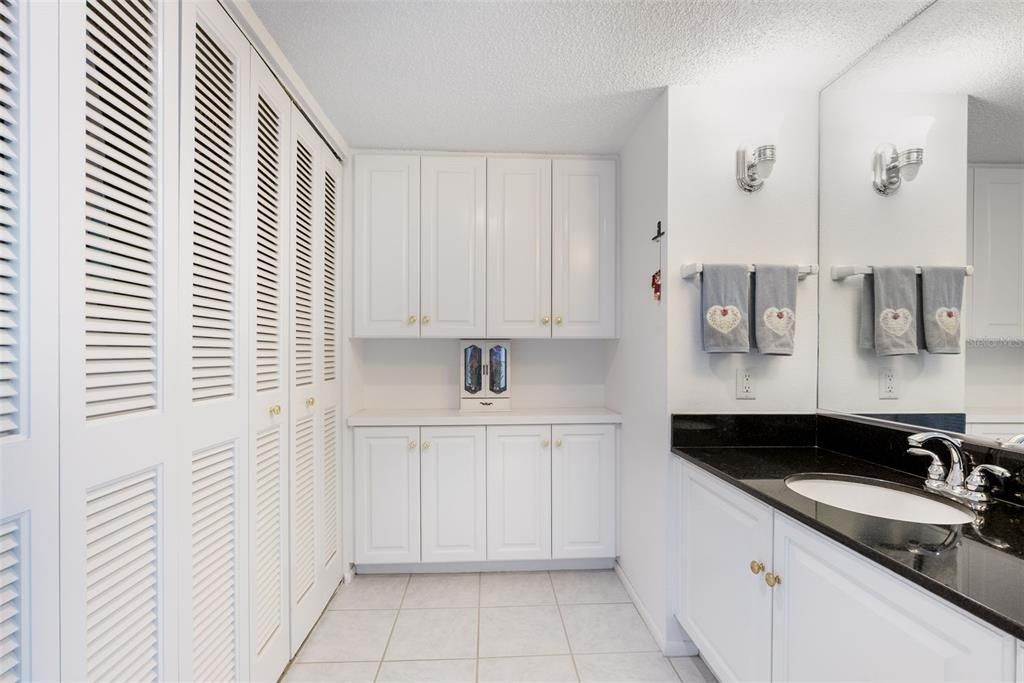 待售: $824,900 (2 贝兹, 2 浴室, 1456 平方英尺)