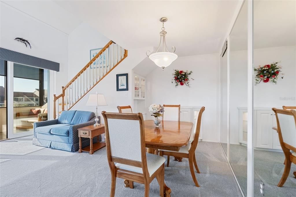 待售: $824,900 (2 贝兹, 2 浴室, 1456 平方英尺)