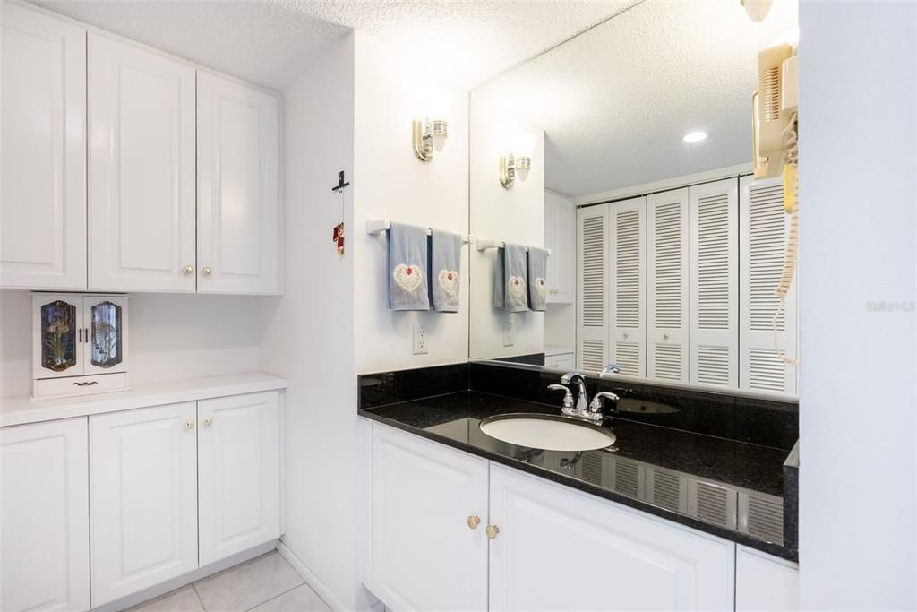 待售: $824,900 (2 贝兹, 2 浴室, 1456 平方英尺)