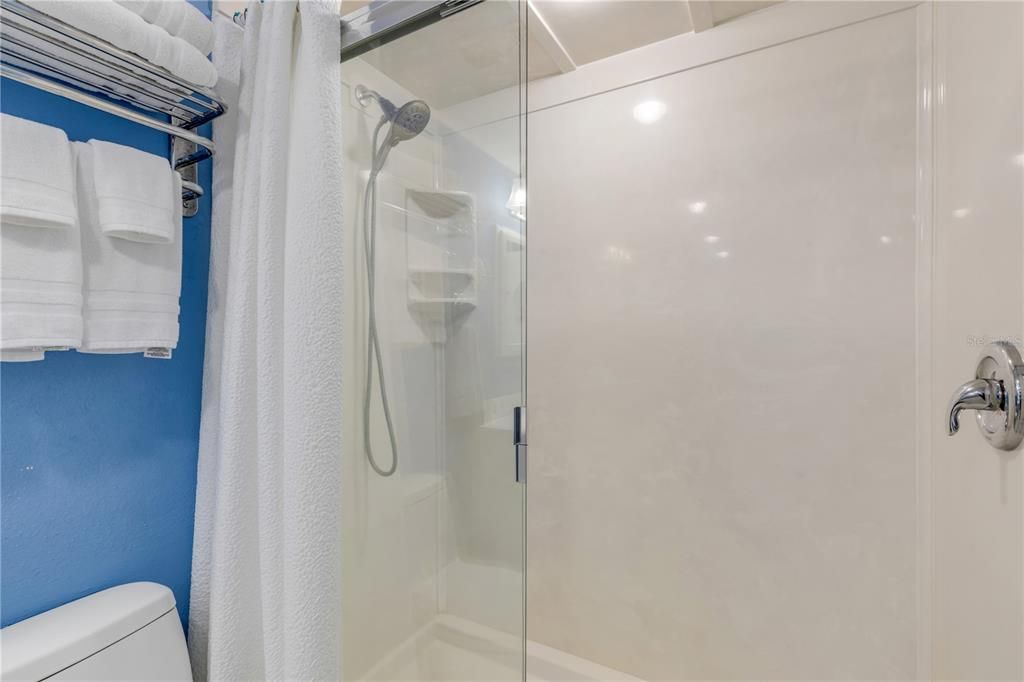 待售: $389,000 (1 贝兹, 1 浴室, 920 平方英尺)