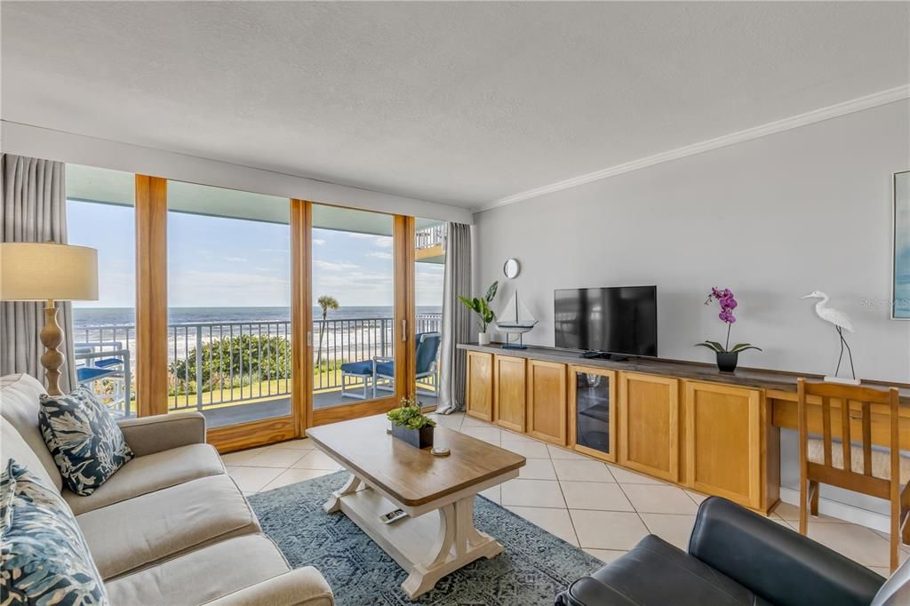 待售: $389,000 (1 贝兹, 1 浴室, 920 平方英尺)