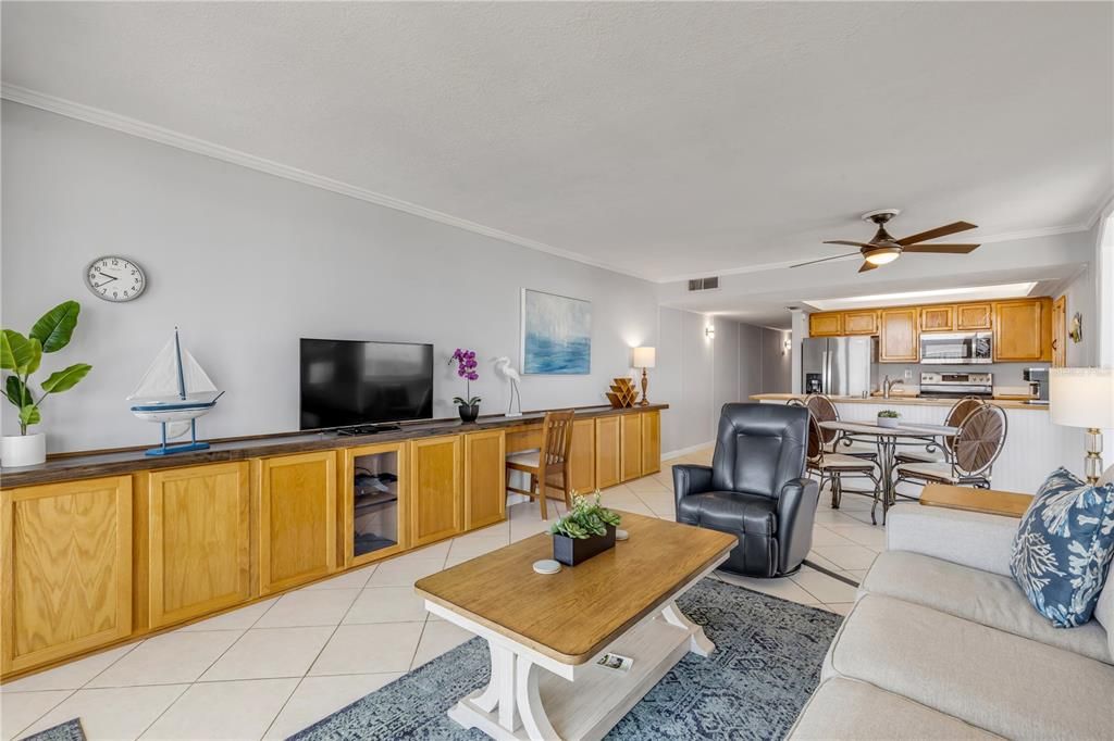 待售: $389,000 (1 贝兹, 1 浴室, 920 平方英尺)