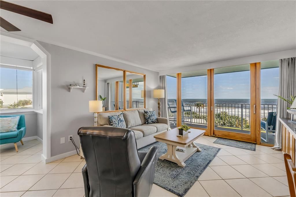 待售: $389,000 (1 贝兹, 1 浴室, 920 平方英尺)