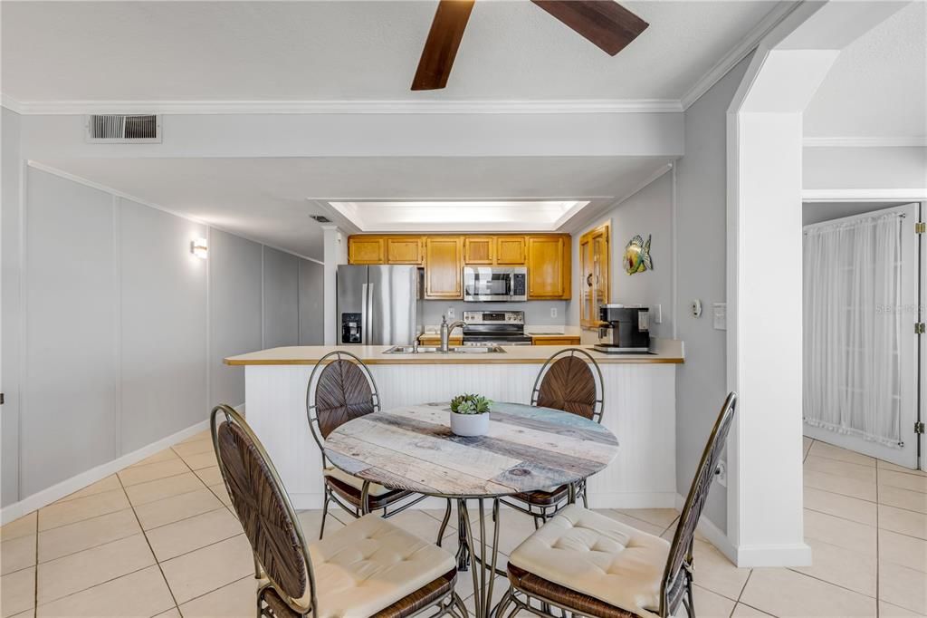 待售: $389,000 (1 贝兹, 1 浴室, 920 平方英尺)