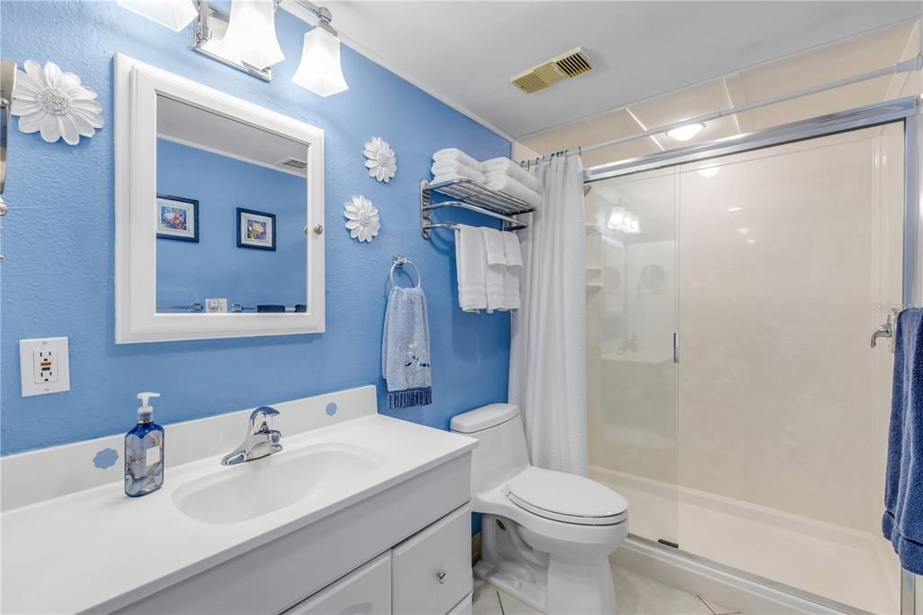 待售: $389,000 (1 贝兹, 1 浴室, 920 平方英尺)