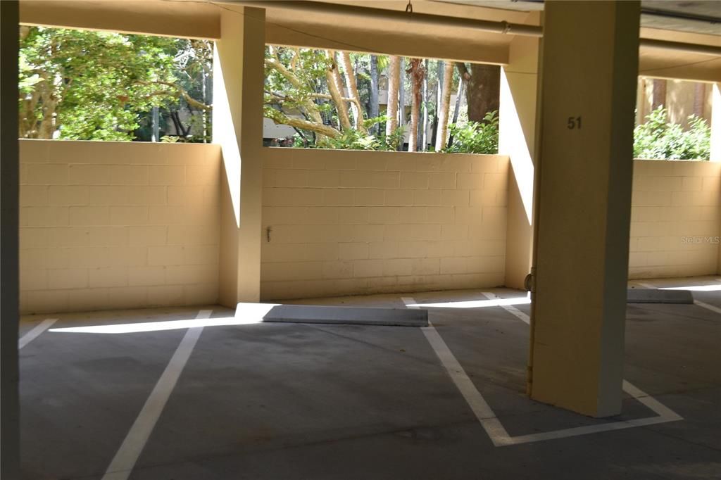 待售: $185,000 (1 贝兹, 1 浴室, 920 平方英尺)