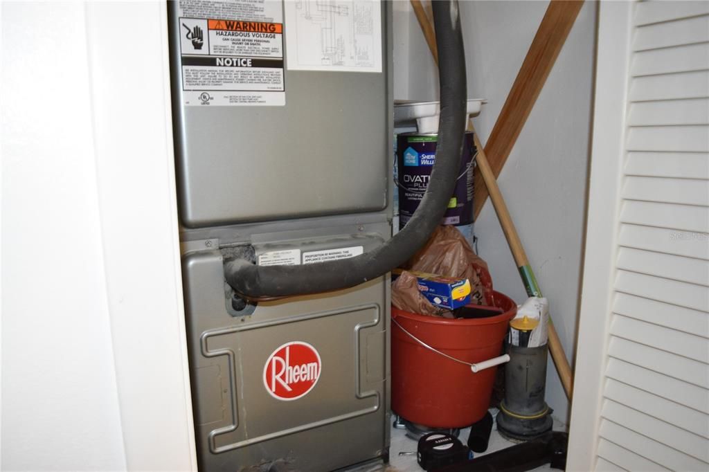 待售: $185,000 (1 贝兹, 1 浴室, 920 平方英尺)