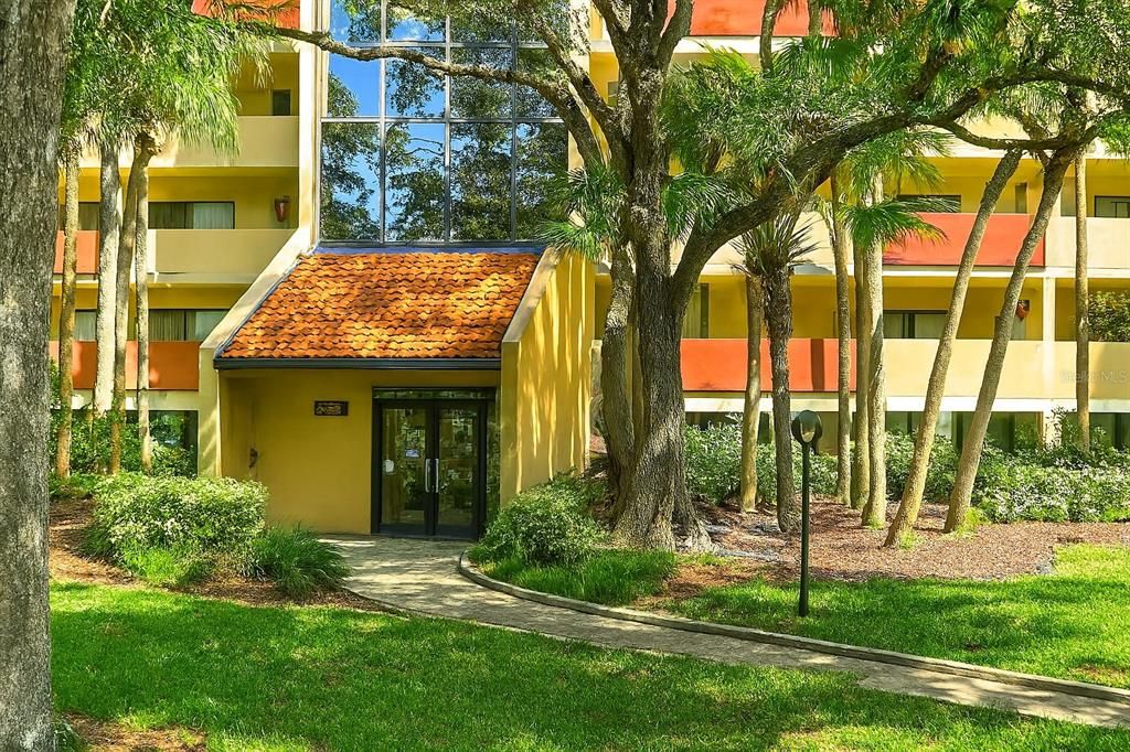 待售: $185,000 (1 贝兹, 1 浴室, 920 平方英尺)