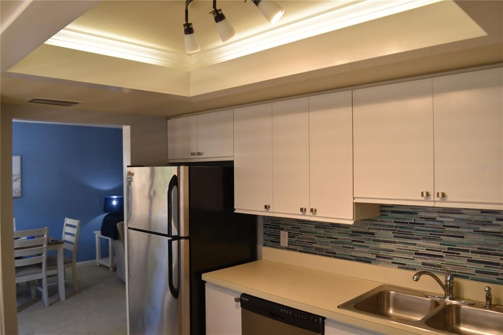 待售: $185,000 (1 贝兹, 1 浴室, 920 平方英尺)