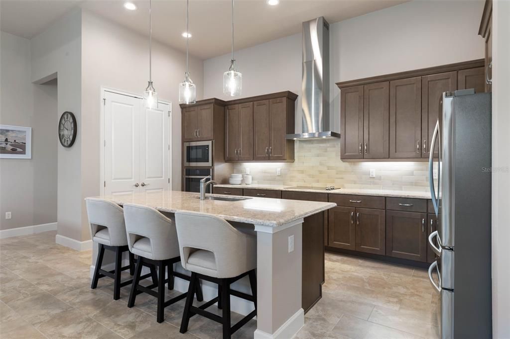 Active With Contract: $715,000 (4 beds, 3 baths, 2432 Square Feet)